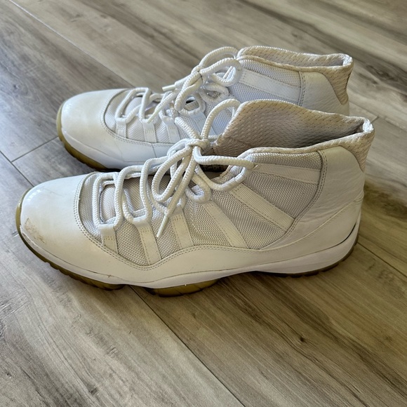 WHITE RETRO JORDAN 11 - Picture 10 of 12